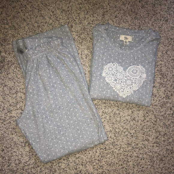Grey & White Polka Dot Heart Winter Pajama Set - Picture 2 of 10